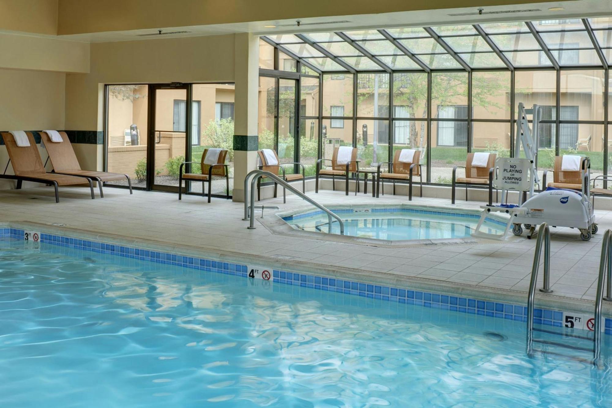 Hotel Courtyard By Marriott Indianapolis Airport Zewnętrze zdjęcie